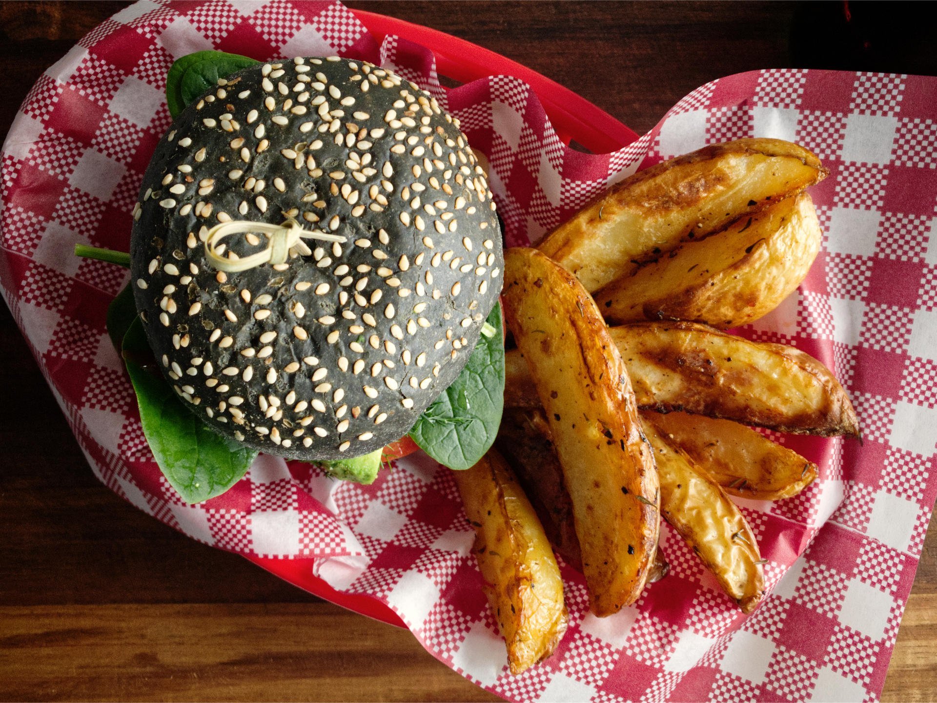 Kangaroo Burgers with Potato Wedges