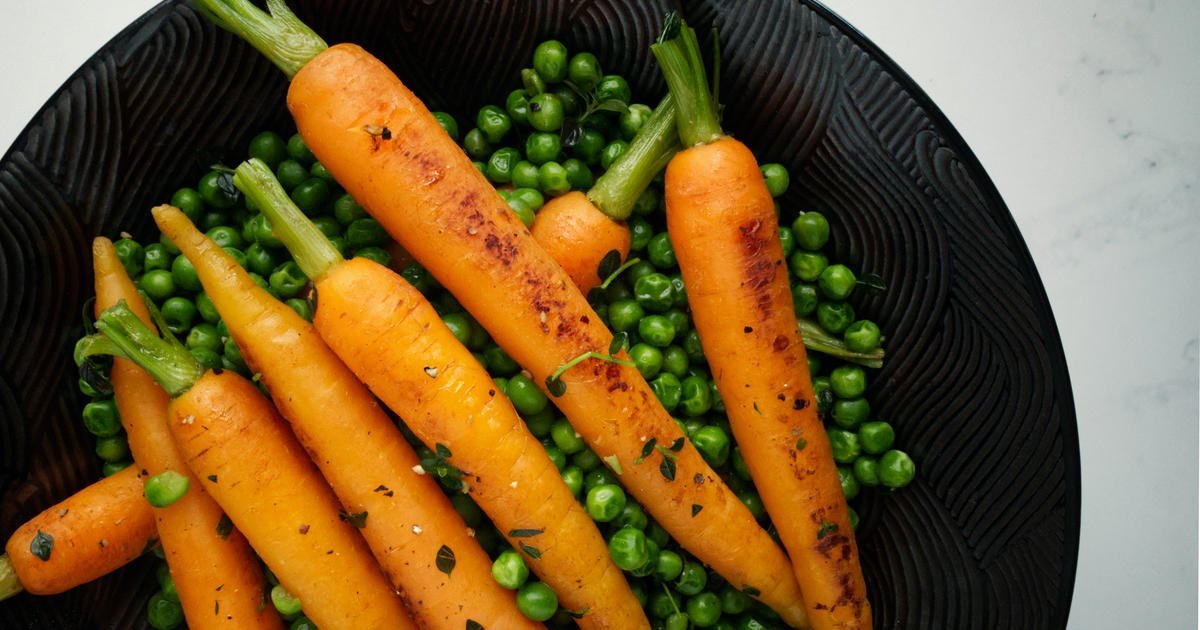 Easy Braised Dutch Carrots and Baby Peas Recipe